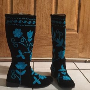 Black and blue suede boots